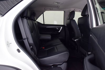 TOYOTA FORTUNER 2.4V 4WD ปี 2021