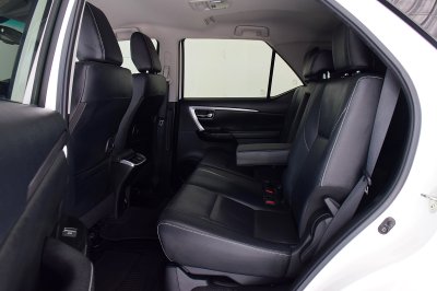 TOYOTA FORTUNER 2.4V 4WD ปี 2021