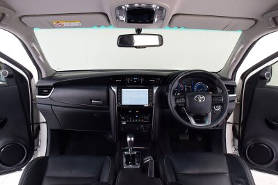 TOYOTA FORTUNER 2.4V 4WD ปี 2021