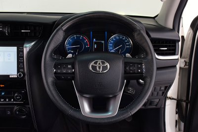 TOYOTA FORTUNER 2.4V 4WD ปี 2021