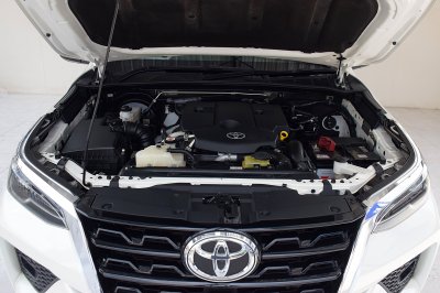 TOYOTA FORTUNER 2.4V 4WD ปี 2021