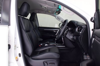 TOYOTA FORTUNER 2.4V 4WD ปี 2021