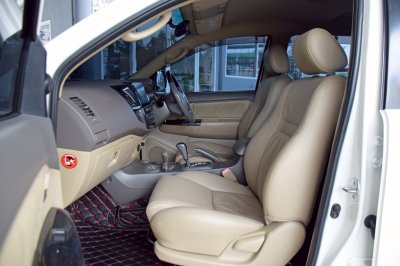 TOYOTA FORTUNER 3.0V 4WD ปี 2012