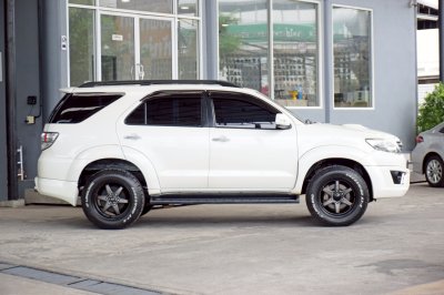 TOYOTA FORTUNER 3.0V 4WD ปี 2012