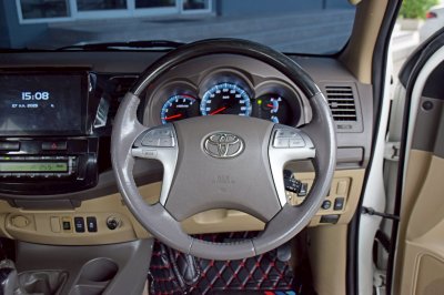TOYOTA FORTUNER 3.0V 4WD ปี 2012