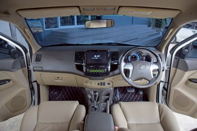 TOYOTA FORTUNER 3.0V 4WD ปี 2012
