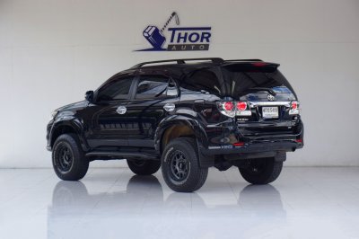TOYOTA FORTUNER 3.0 V Midnight Shine AT ปี 2015