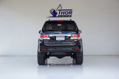 TOYOTA FORTUNER 3.0 V Midnight Shine AT ปี 2015