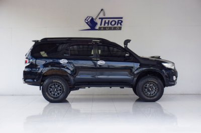 TOYOTA FORTUNER 3.0 V Midnight Shine AT ปี 2015