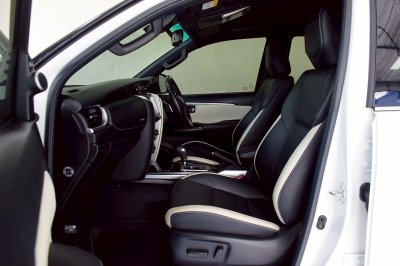 TOYOTA FORTUNER 2.8 Legender Sigma4 (Black Top) ปี 2020 จด 21
