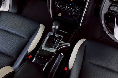 TOYOTA FORTUNER 2.8 Legender Sigma4 (Black Top) ปี 2020 จด 21