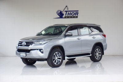 TOYOTA FORTUNER 2.4 V AT ปี 2017
