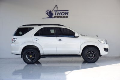 TOYOTA FORTUNER 3.0V AT ปี 2012 (โฉมหน้าแชมป์)
