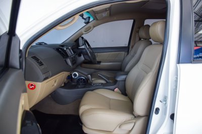 TOYOTA FORTUNER 3.0V AT ปี 2012 (โฉมหน้าแชมป์)