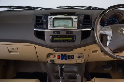 TOYOTA FORTUNER 3.0V AT ปี 2012 (โฉมหน้าแชมป์)