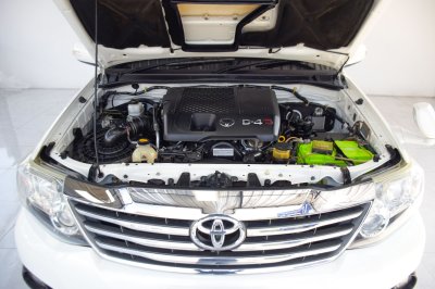 TOYOTA FORTUNER 3.0V AT ปี 2012 (โฉมหน้าแชมป์)