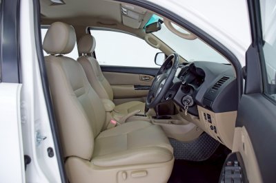 TOYOTA FORTUNER 3.0 TRD Sportivo 4WD ปี 2012