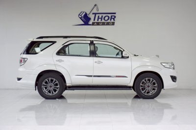 TOYOTA FORTUNER 3.0 TRD Sportivo 4WD ปี 2012