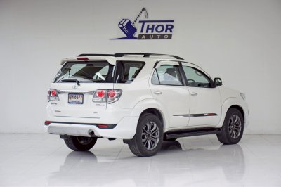 TOYOTA FORTUNER 3.0 TRD Sportivo 4WD ปี 2012