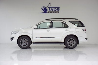 TOYOTA FORTUNER 3.0 TRD Sportivo 4WD ปี 2012