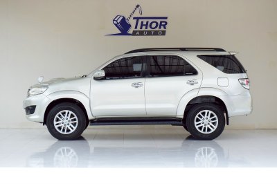 TOYOTA FORTUNER 3.0V ปี 2013