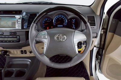 TOYOTA FORTUNER 3.0V ปี 2013