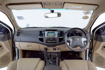 TOYOTA FORTUNER 3.0V ปี 2013