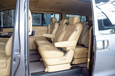 Hyundai H1 2.5 Maesto Deluxe ปี 2011