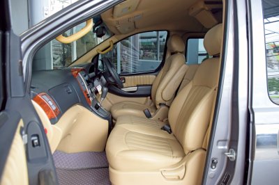 Hyundai H1 2.5 Maesto Deluxe ปี 2011