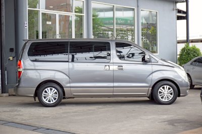 Hyundai H1 2.5 Maesto Deluxe ปี 2011