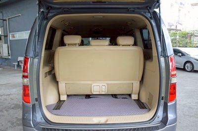 Hyundai H1 2.5 Maesto Deluxe ปี 2011