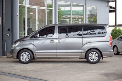 Hyundai H1 2.5 Maesto Deluxe ปี 2011