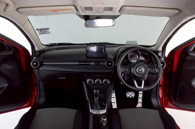 Mazda 2 1.3 Sport High Connect Hatchback ปี 2019 AT