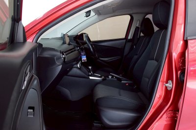 Mazda 2 1.3 Sport High Connect Hatchback ปี 2019 AT