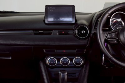 Mazda 2 1.3 Sport High Connect Hatchback ปี 2019 AT
