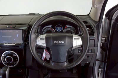ISUZU MU-X 3.0 DVD NAVI THE ONYX ปี 2020
