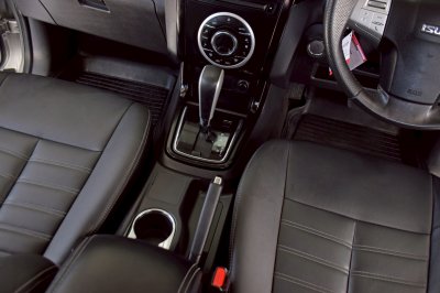 ISUZU MU-X 3.0 DVD NAVI THE ONYX ปี 2020