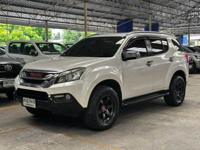ISUZU MU-X 3.0 Ddi VGS DVD AT ปี 2015