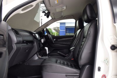 Isuzu Mu-X 1.9 DVD NAVI THE ONYX ปี 2020