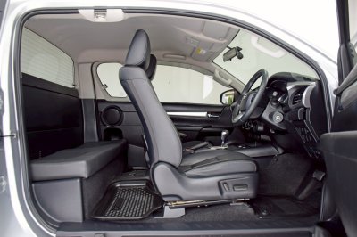 TOYOTA HILUX REVO 2.4 MID Prerunner Smartcab ปี 2022