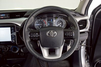 TOYOTA HILUX REVO 2.4 MID Prerunner Smartcab ปี 2022