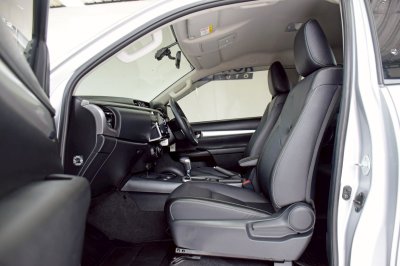 TOYOTA HILUX REVO 2.4 MID Prerunner Smartcab ปี 2022