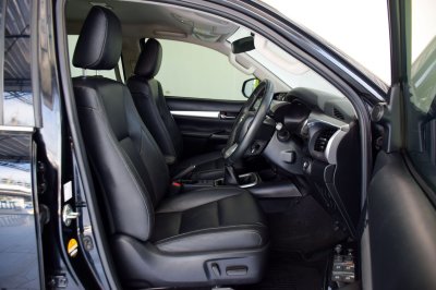 TOYOTA HILUX REVO Double Cab 2.4 High Prerunner MT ปี 2020