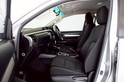 TOYOTA HILUX REVO 2.4 Entry Prerunner Double Cab AT ปี 2020