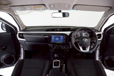 TOYOTA HILUX REVO 2.4 Entry Prerunner Double Cab AT ปี 2020