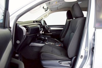 TOYOTA HILUX REVO 2.4 Entry Prerunner Double Cab AT ปี 2020