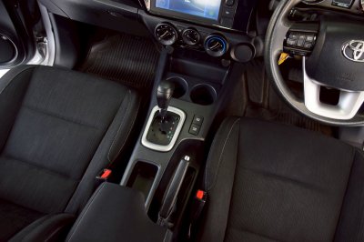 TOYOTA HILUX REVO 2.4 Entry Prerunner Double Cab AT ปี 2020