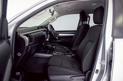 TOYOTA HILUX REVO 2.4 Entry Prerunner Double Cab AT ปี 2020