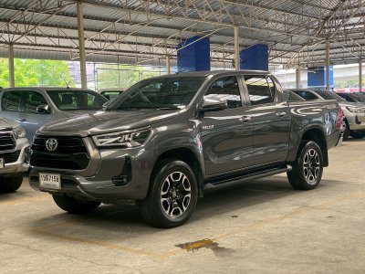 TOYOTA HILUX REVO Double Cab 2.4 MID Prerunner AT ปี 2021