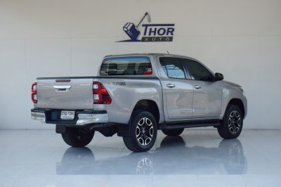 TOYOTA HILUX REVO Double Cab 2.4 MID Prerunner AT ปี 2021